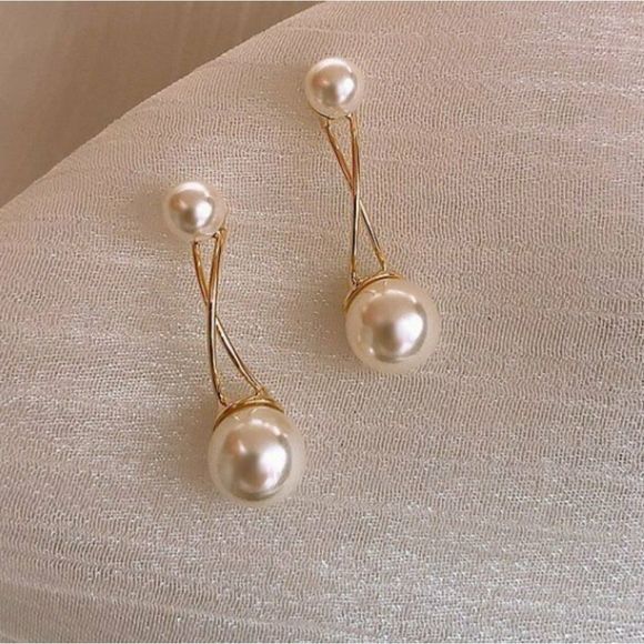 Elegant Gold and Pearl Drop Earrings - Picture 1 of 5